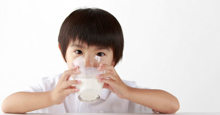 Trẻ bị tiêu chảy có được uống sữa tươi không? Giải đáp nhanh gọn Trẻ bị tiêu chảy có được uống sữa tươi không? Giải đáp nhanh gọn