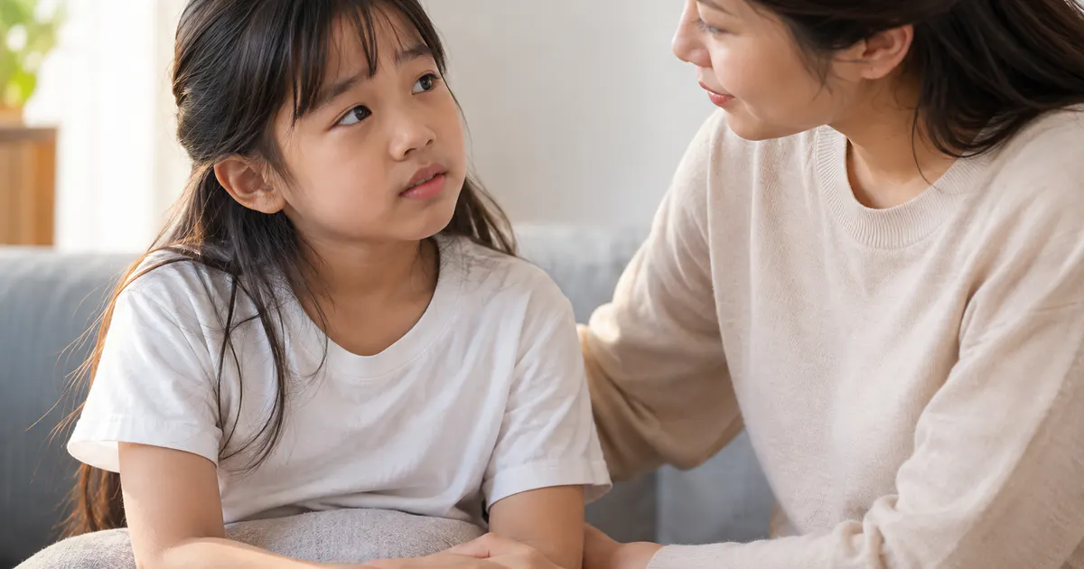 Trẻ chia sẻ lo lắng trước giờ đến trường với người lớn đáng tin cậy